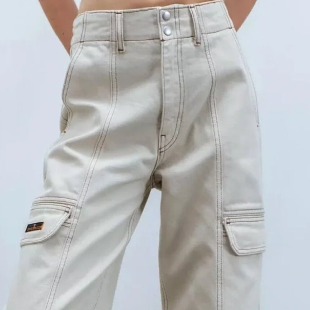 White/cream cargo pants
